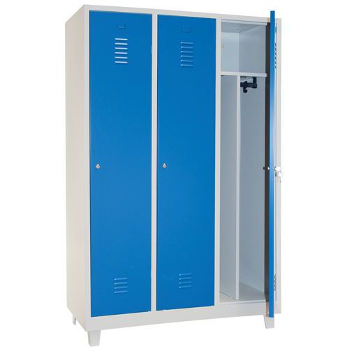 Svařovaná šatní skříň s mezistěnou Manutan Expert DURO PROFI na nohách, 3 oddíly, šedá/modrá, cylindrický zámek
