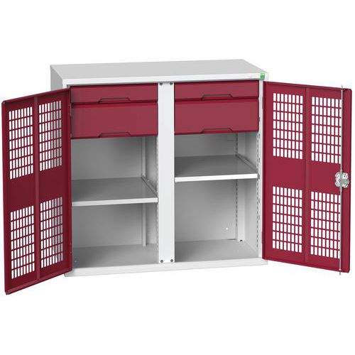 Kovová skříň pro údržbu Bott Verso, drátěné dveře, 100 x 105 x 55 cm, 2 police, 4 zásuvky, šedá-červená