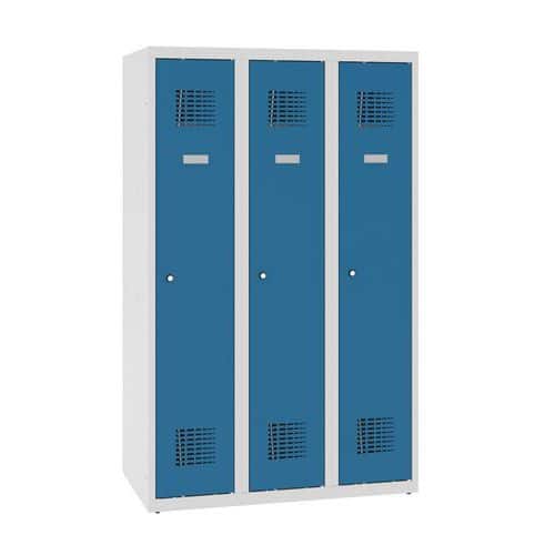 Snížená školní šatní skříň, 3 sloupce, 300 mm, šedá/modrá, cylindrický zámek