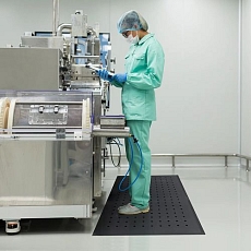 Protiúnavová průmyslová rohož Hygimat s děrovaným povrchem, 90 x 150 cm