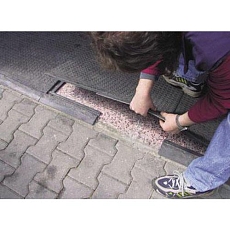 Nájezdová hrana pod desku, výška 22 mm