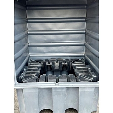 Krytá plastová záchytná vana, pro IBC kontejner nebo 4 sudy, záchytná kapacita 1 000 l