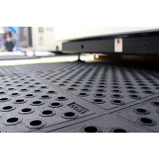 Protiúnovavová průmyslová rohož, děrovaná, dlaždice 50 x 50 cm