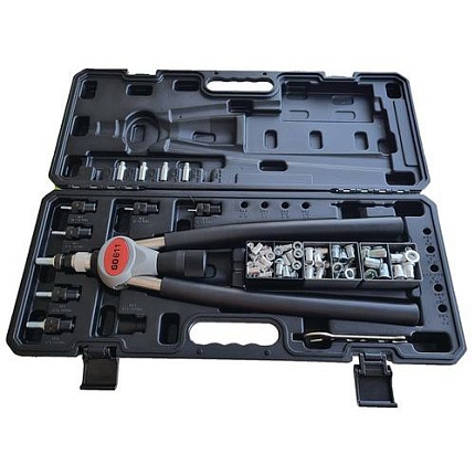 Sada profesionálních kleští a matic GO 6110 v kufru - Degométal