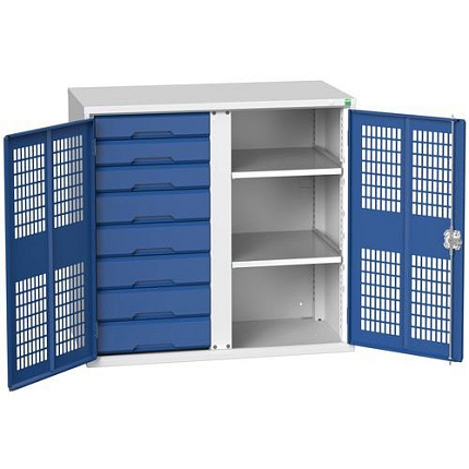 Kovová skříň pro údržbu Bott Verso, drátěné dveře, 100 x 105 x 55 cm, 2 police, 8 zásuvek, šedá-modrá