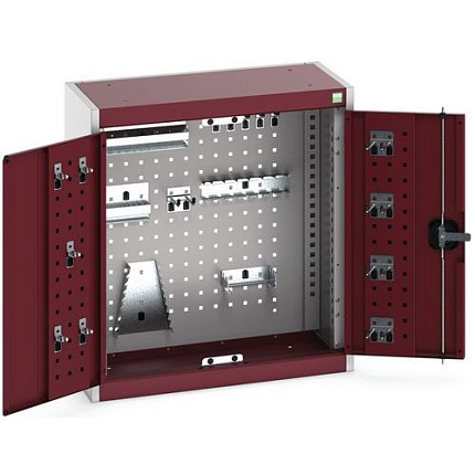 Závěsná skříňka Bott Cubio s držáky na nářadí a perfopanely, 70 x 65 x 32,5 cm, 20 držáků, šedá-červená