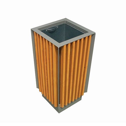 Kovový venkovní odpadkový koš Park Style s dřevěným obložením, objem 65 l
