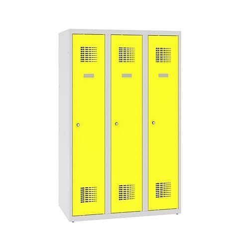 Snížená školní šatní skříň, 3 sloupce, 300 mm, šedá/žlutá, tříbodový cylindrický zámek
